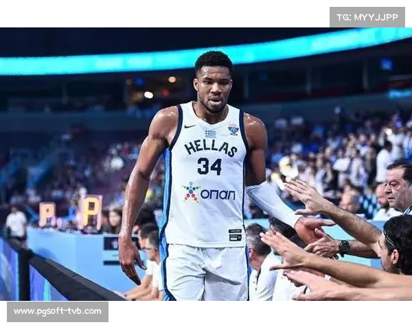 字母哥荣膺周最佳 场均36分16篮板7助攻表现震撼联盟